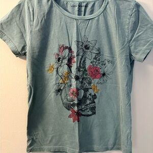Lucky Brand Green Graphic skull with Tee with red yellow black seed bead design